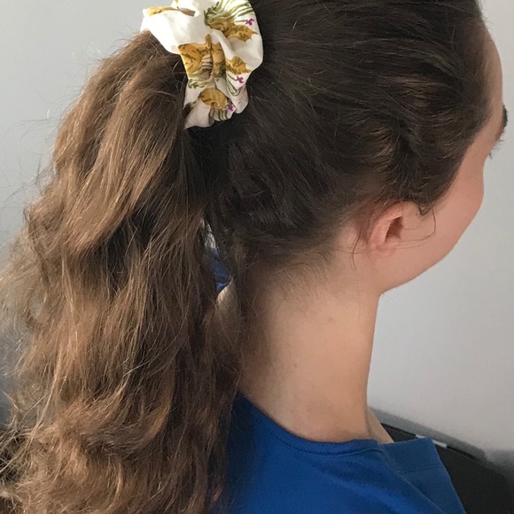 Cat scrunchie - Picture 3 of 4